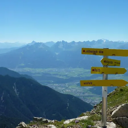 Haus Jonghof * Seefeld w Tirolu